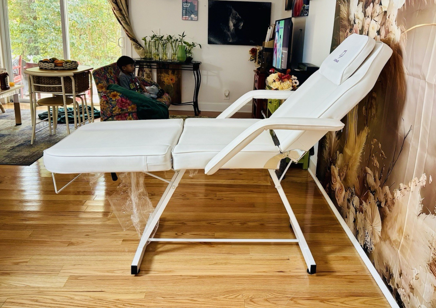 LADUPANDS White Faux Leather Adjustable Massage Chair with Armrests