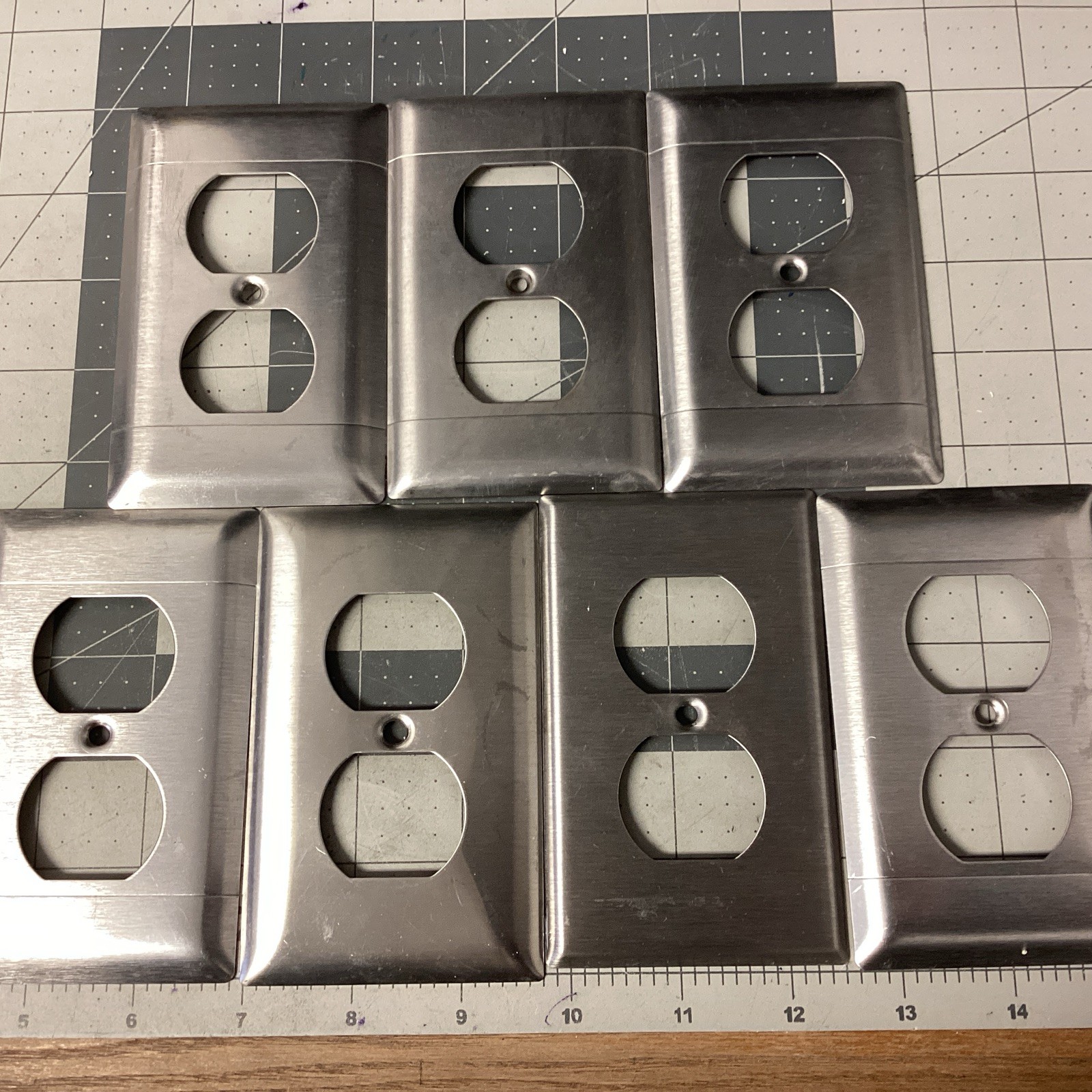 Lot Of 7 - Outlet Plate Ribbed Cover (LPW100Z)