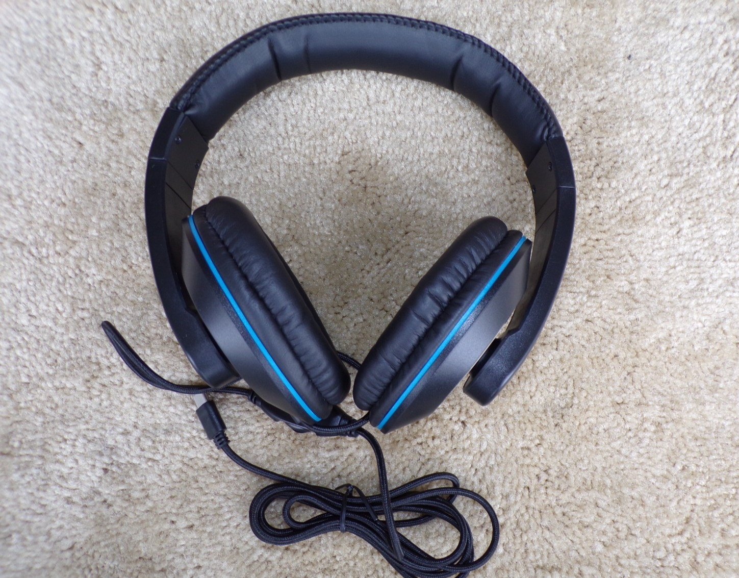 Hyve USB C Headphones Wired, Over Ear USB C Wired Headphones @h28