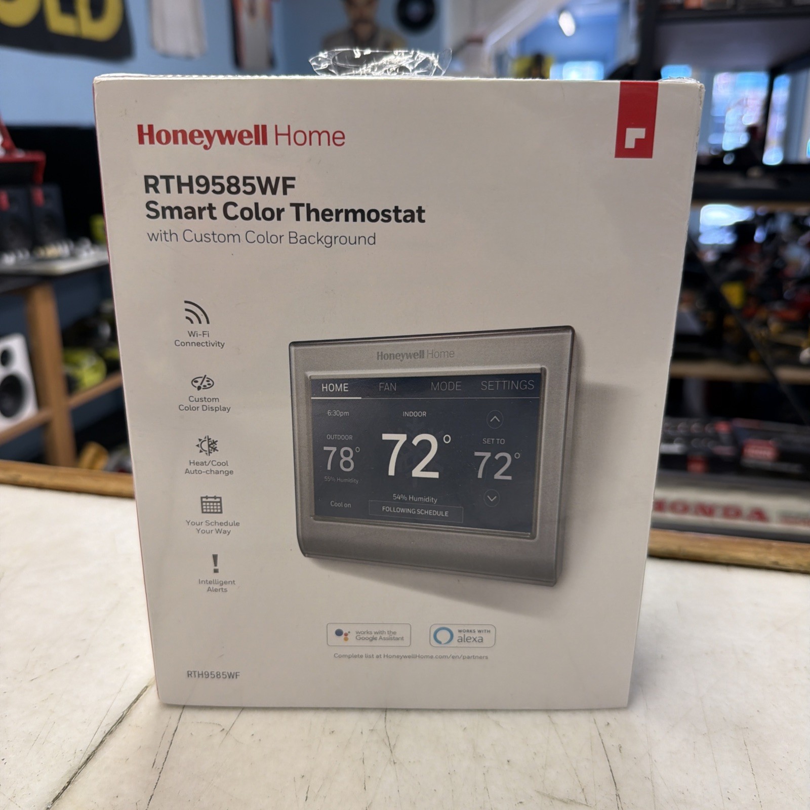 Honeywell Home RTH9585WF Wi-Fi Smart Color Thermostat, 7 Day Programming - NEW