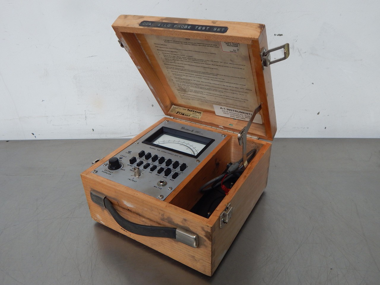 ROBERTSHAW 905 VINTAGE CAPACITANCE TEST SET