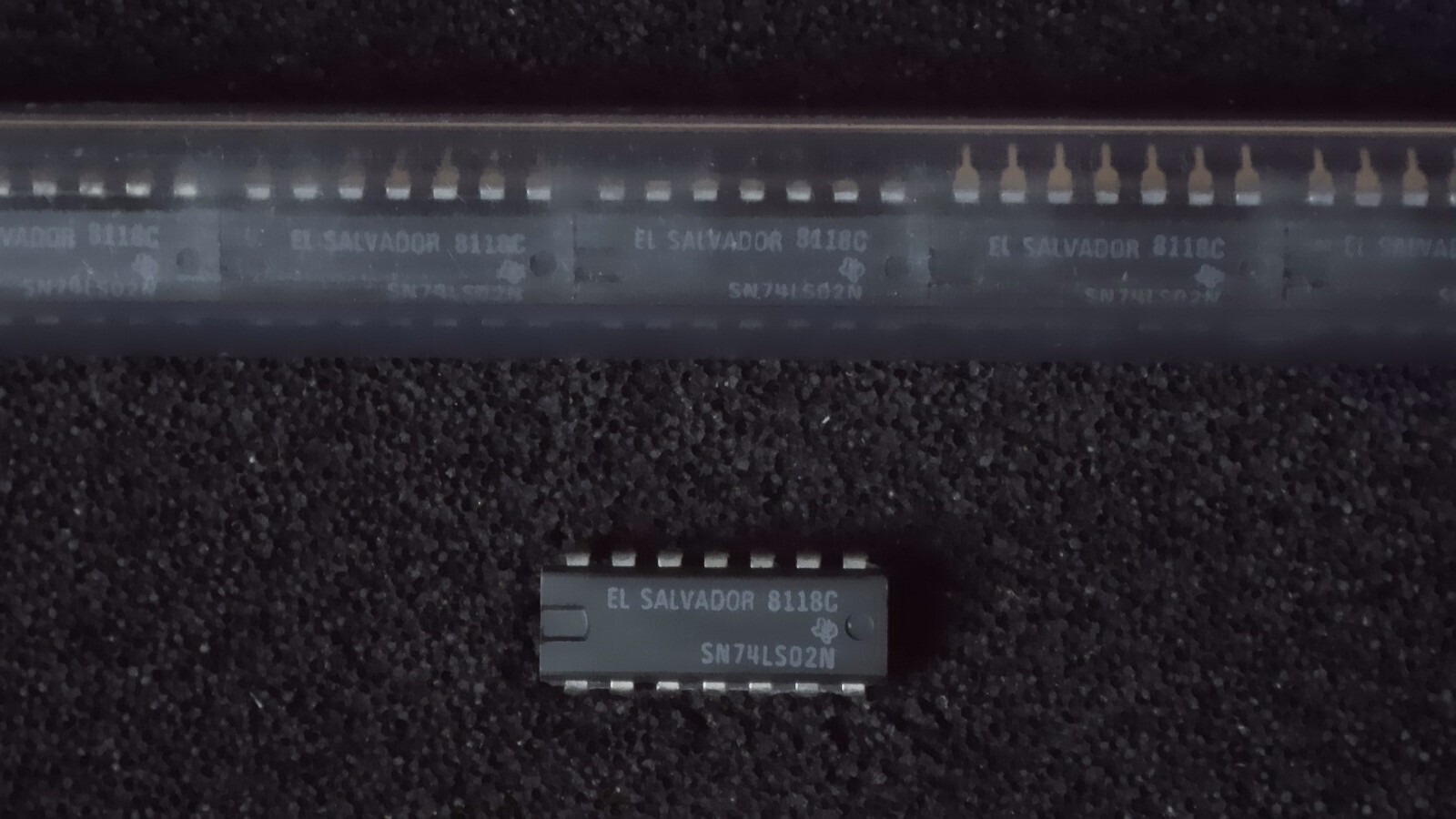 Quantity 12 - Texas Instruments SN74LS02N Quad 2-Input Positive NOR Gate DIP14