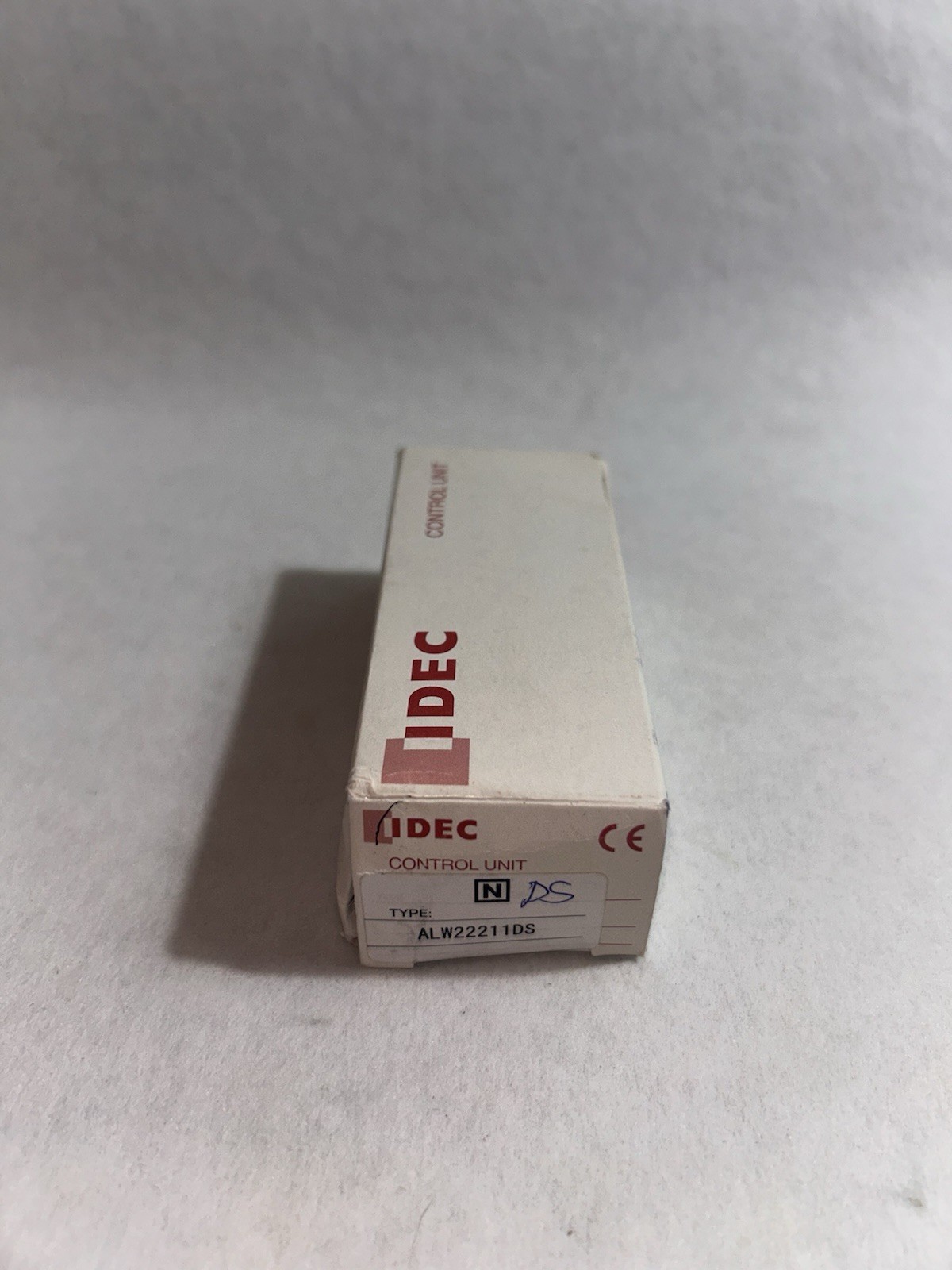 IDEC Self-reset button with light  ALW22211DS