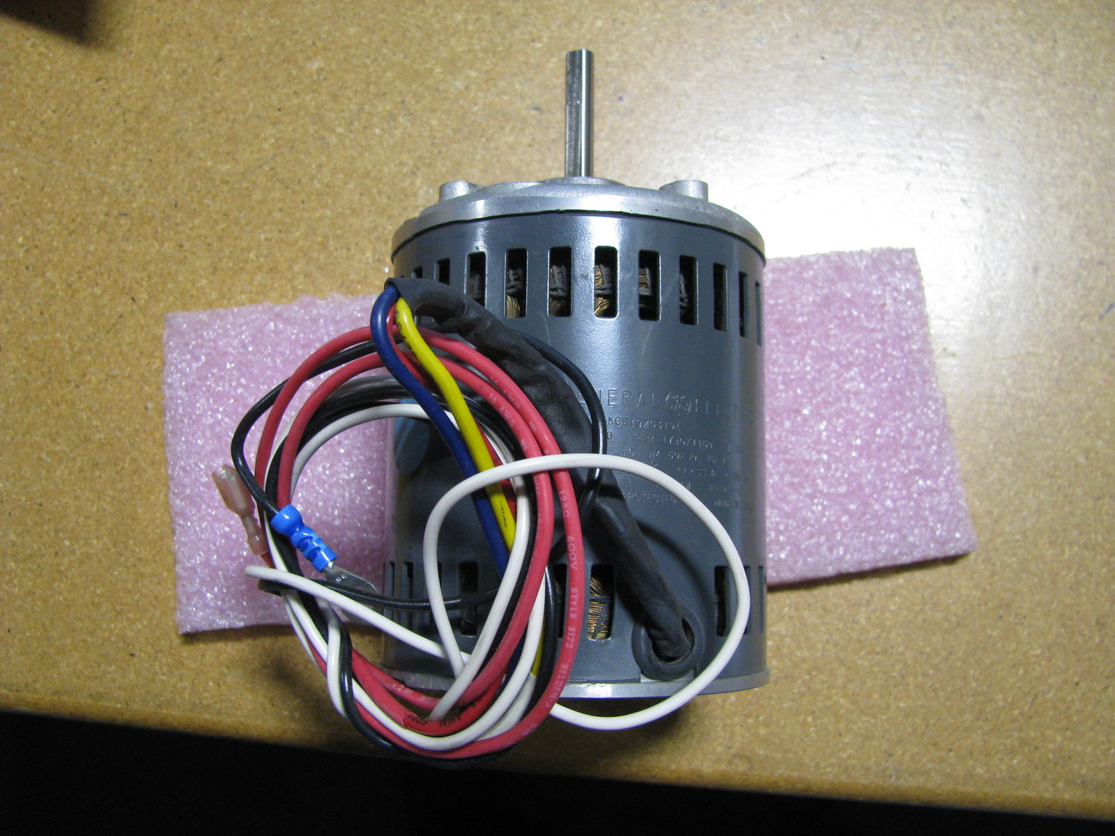 GE / DATA PRODUCTS MOTOR AC PART # 5KCP19MG319X NSN: 6105-01-058-3578