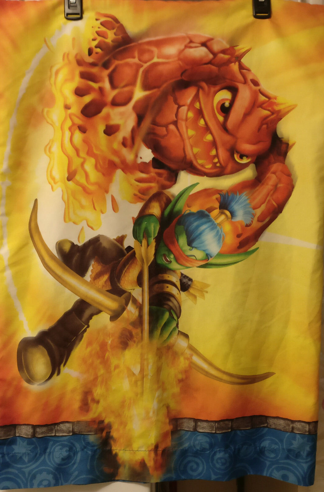 SKYLANDERS GIANTS REVERSIBLE STANDARD PILLOWCASE EUC
