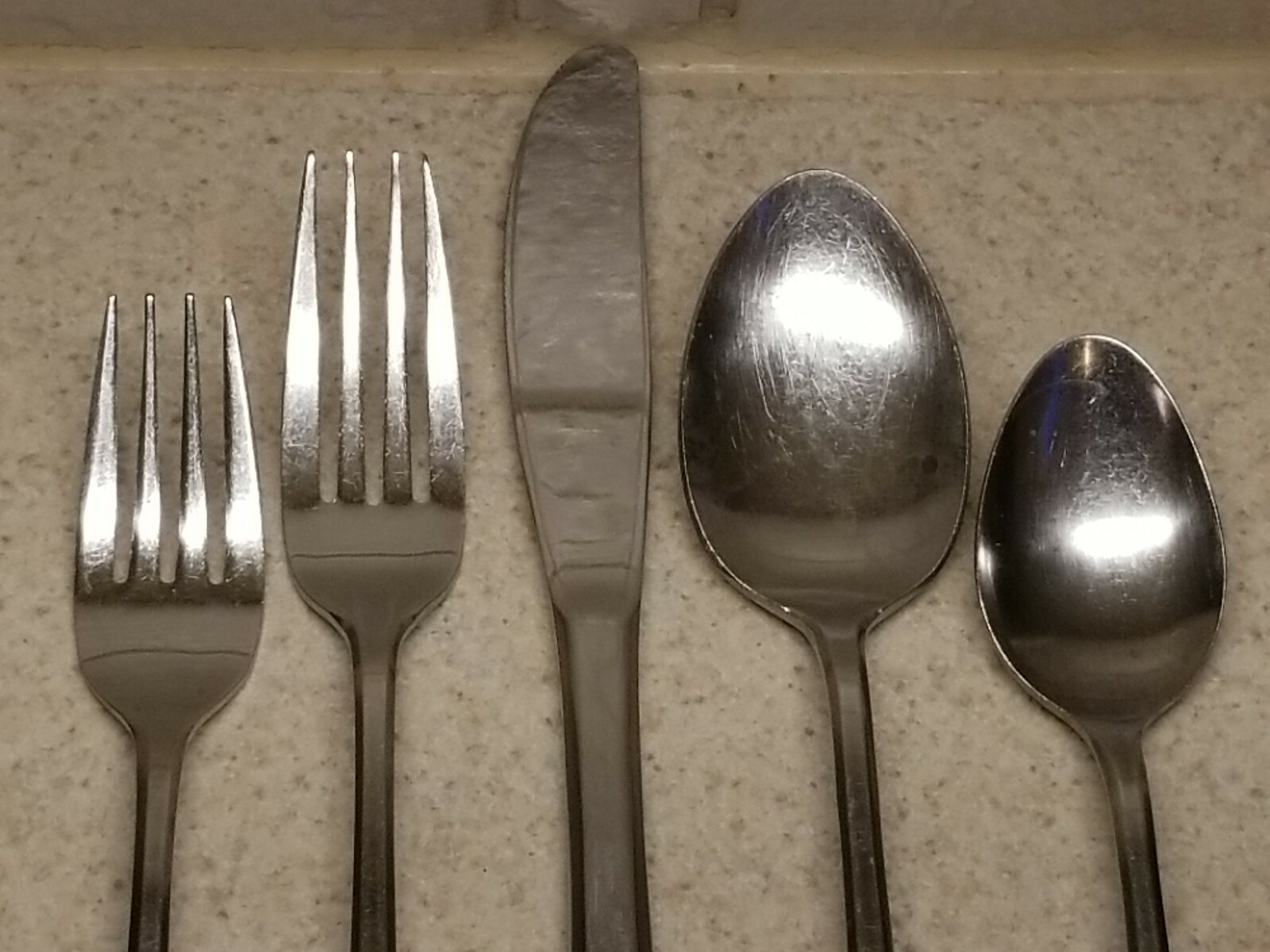 REED AND BARTON STAINLESS FLATWARE FIDDLER PATTERN 5 PIECE PLACE SETTING