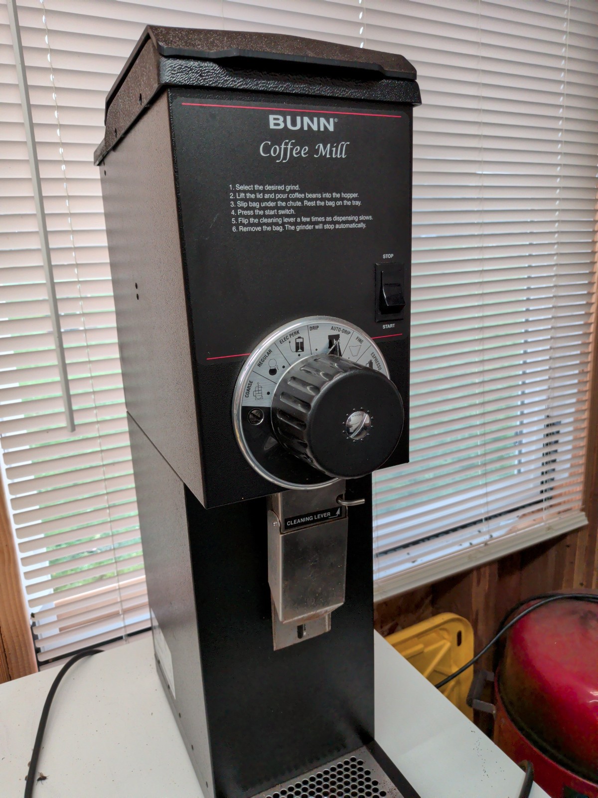 BUNN G3 Precision 3 lbs Burr Coffee Grinder (22100.0000) - Black