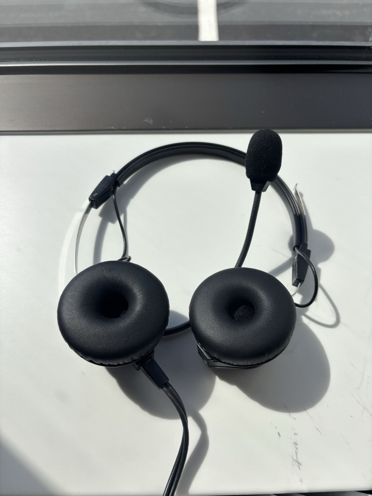 Telex Airman 850 ANR Headset - New Covers and Case