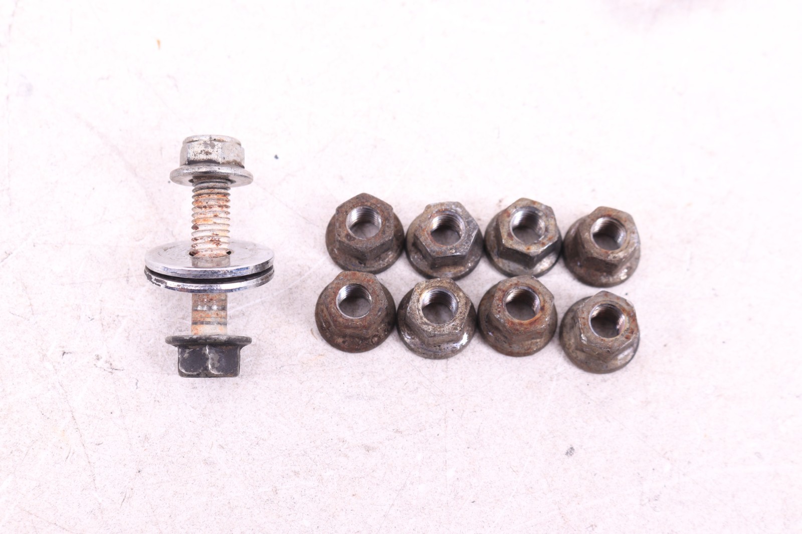 2004 04-06 YAMAHA YZFR1 R1 OEM EXHAUST HEADER MOUNT NUTS BOLT Y160