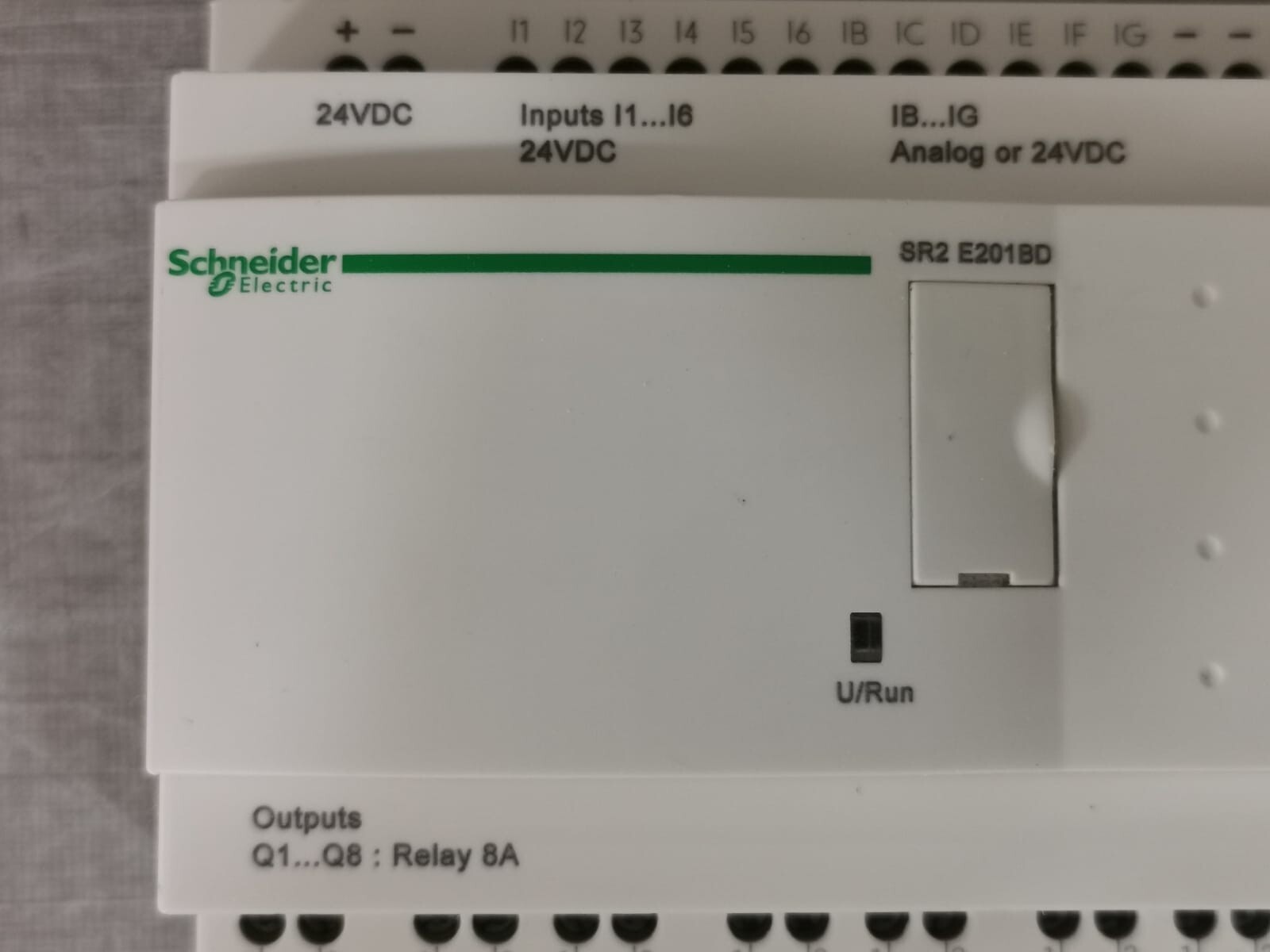 SCHNEIDER ELECTRIC ZELIO SR2 E201BD COMPACT SMART RELAY