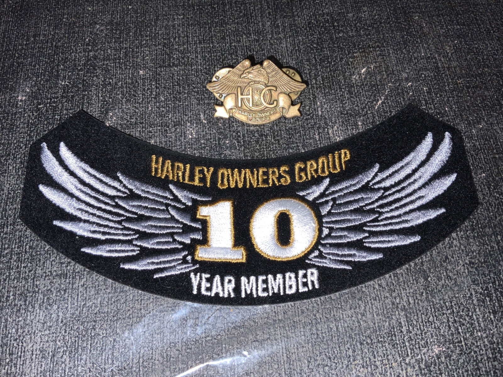 Harley Owners Group HOG 10 Year Member Patch Grey Embroidered Wings & Lapel Pin