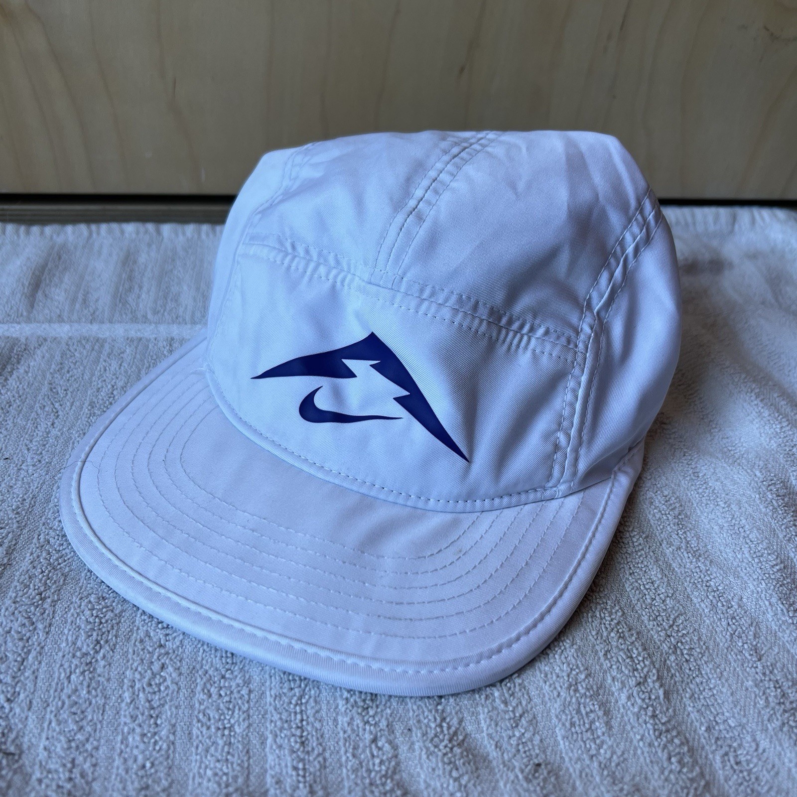 Nike Trail Dri-FIT AW84 Running Hat White/Purple Size Small/Medium