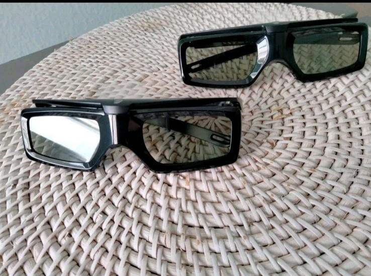Sony TDG-BT400A Active 3D Glasses - Set Of 2- Black