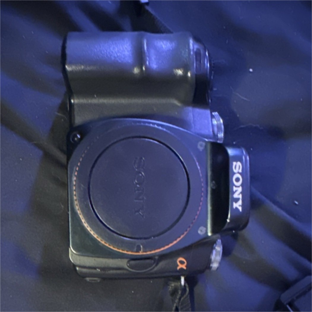 Sony α100 Camera Bundle, DT 18-50mm SAM Lens, 18-70mm Lens, Charger, Black
