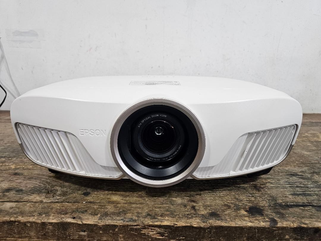 Epson Home Cinema Projector 5040UB for parts