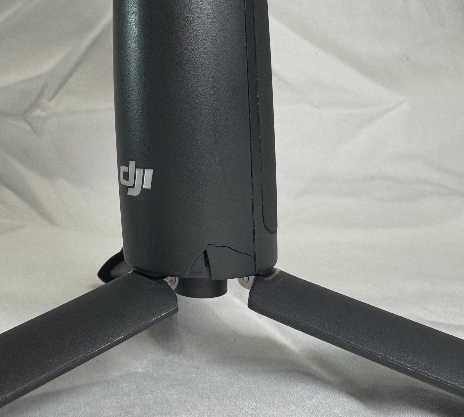 DJI Osmo Mobile 8 Smartphone Gimbal (Great working condition)