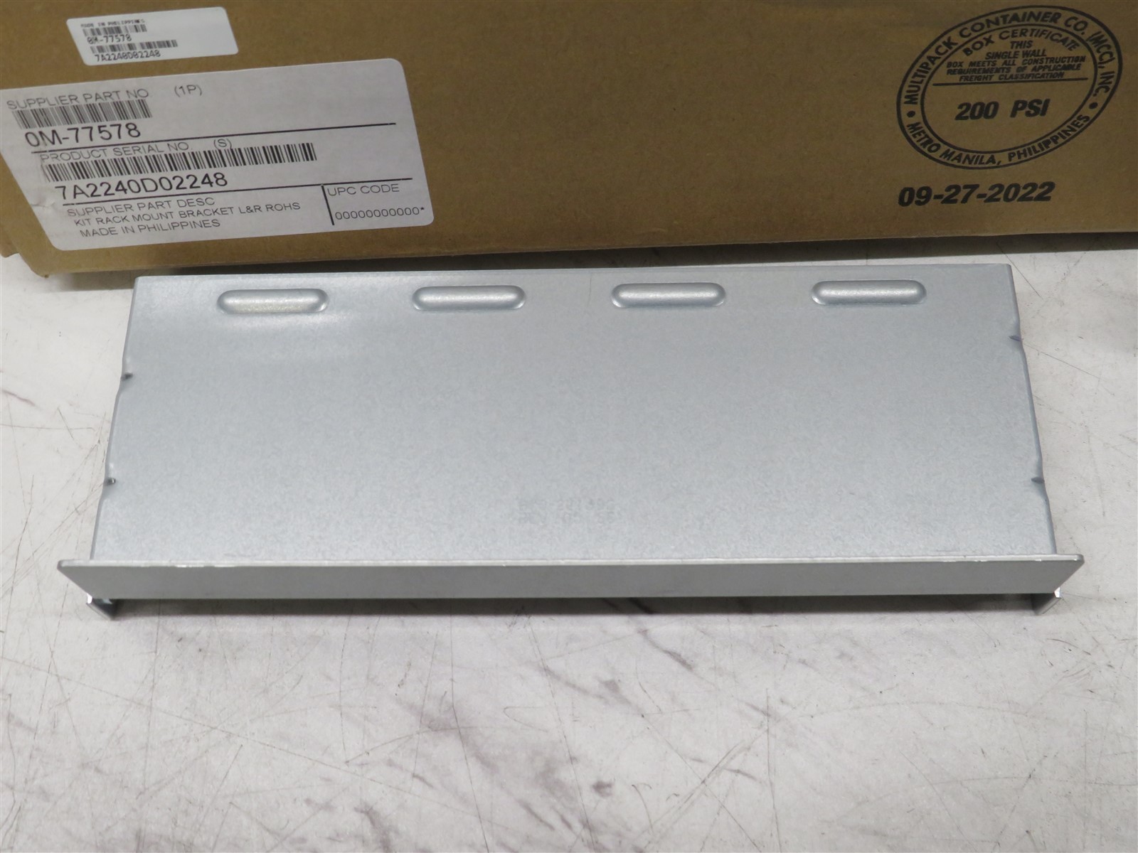 NEW APC Rack Mounting Bracket Set 0M-77578