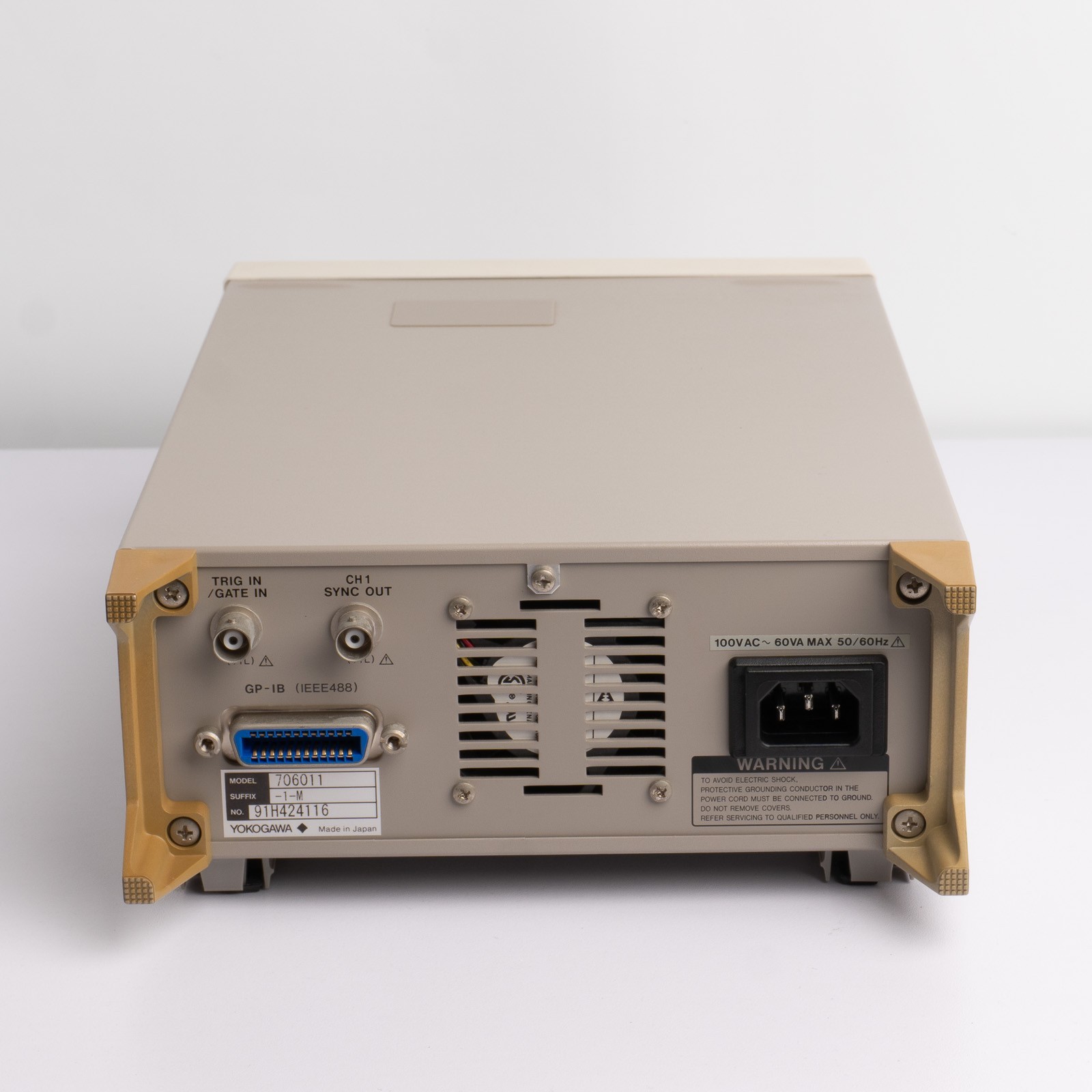 YOKOGAWA FG110 2MHz SYNTHESIZED FUNCTION GENERATOR W/Cables