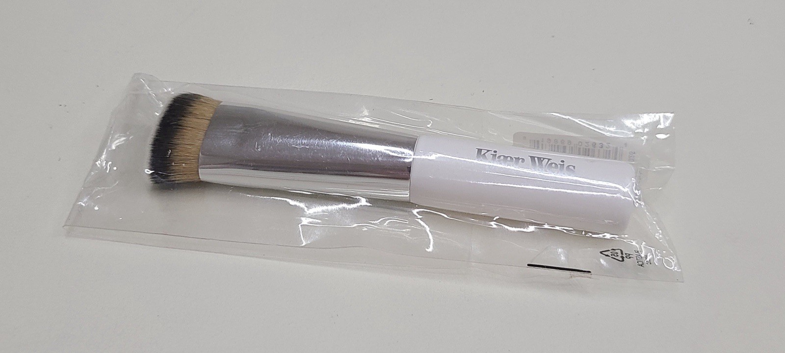Kjaer Weis Buffer Glow Brush Flat