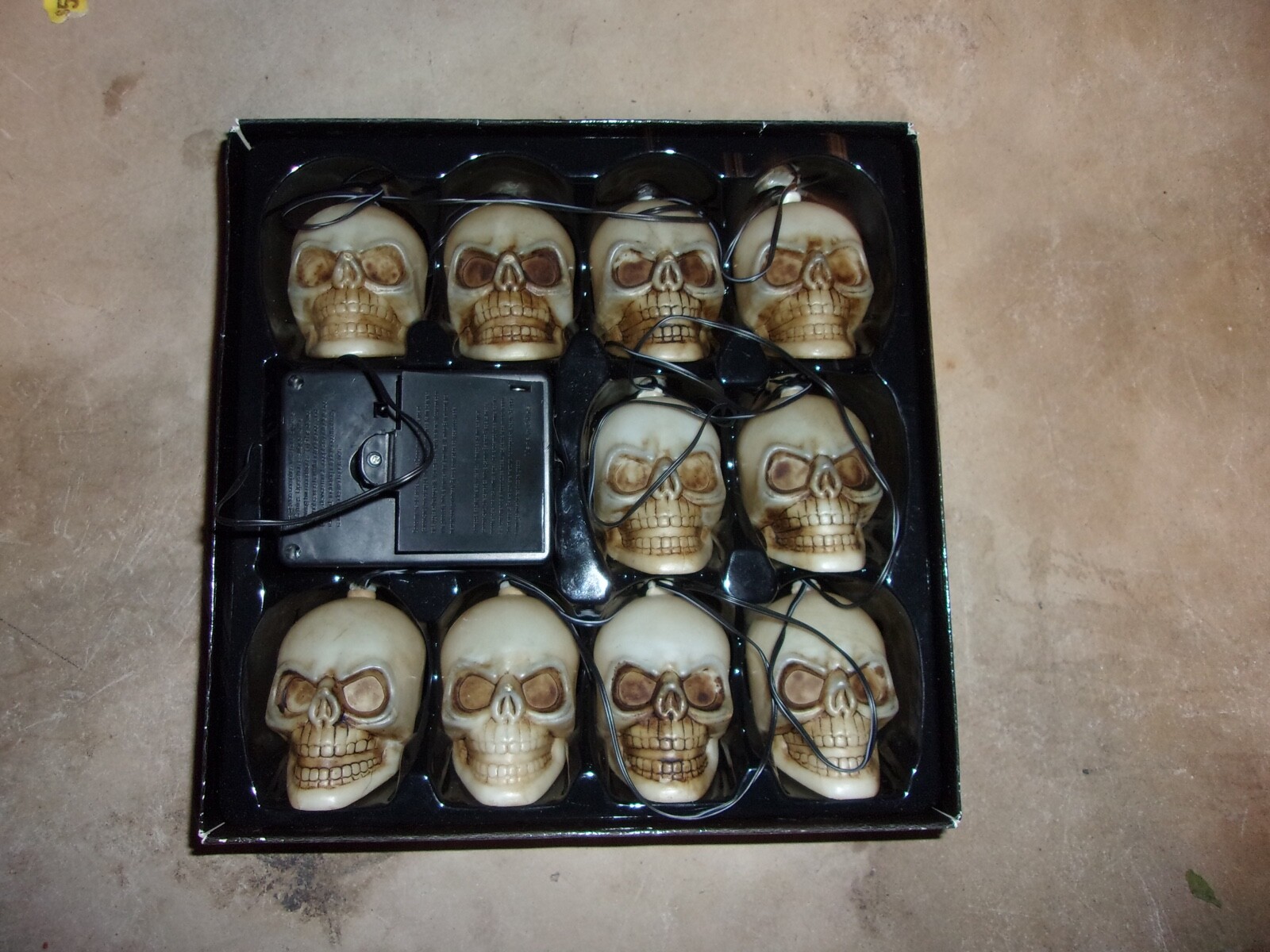 HALLOWEEN MUSICAL LED SKELETON STRING LIGHTS STROBING WITH BOX