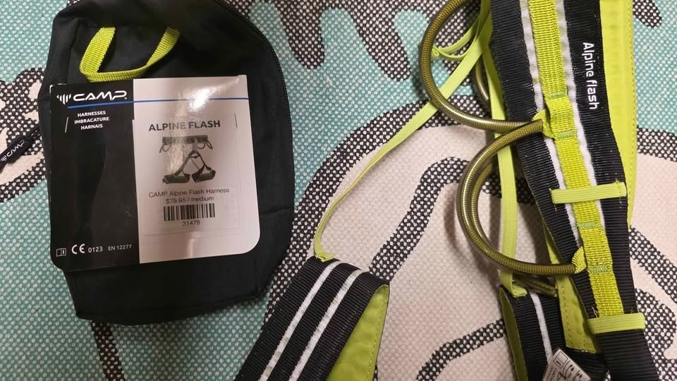 CAMP Alpine Flash Climbing Harness - medium - new