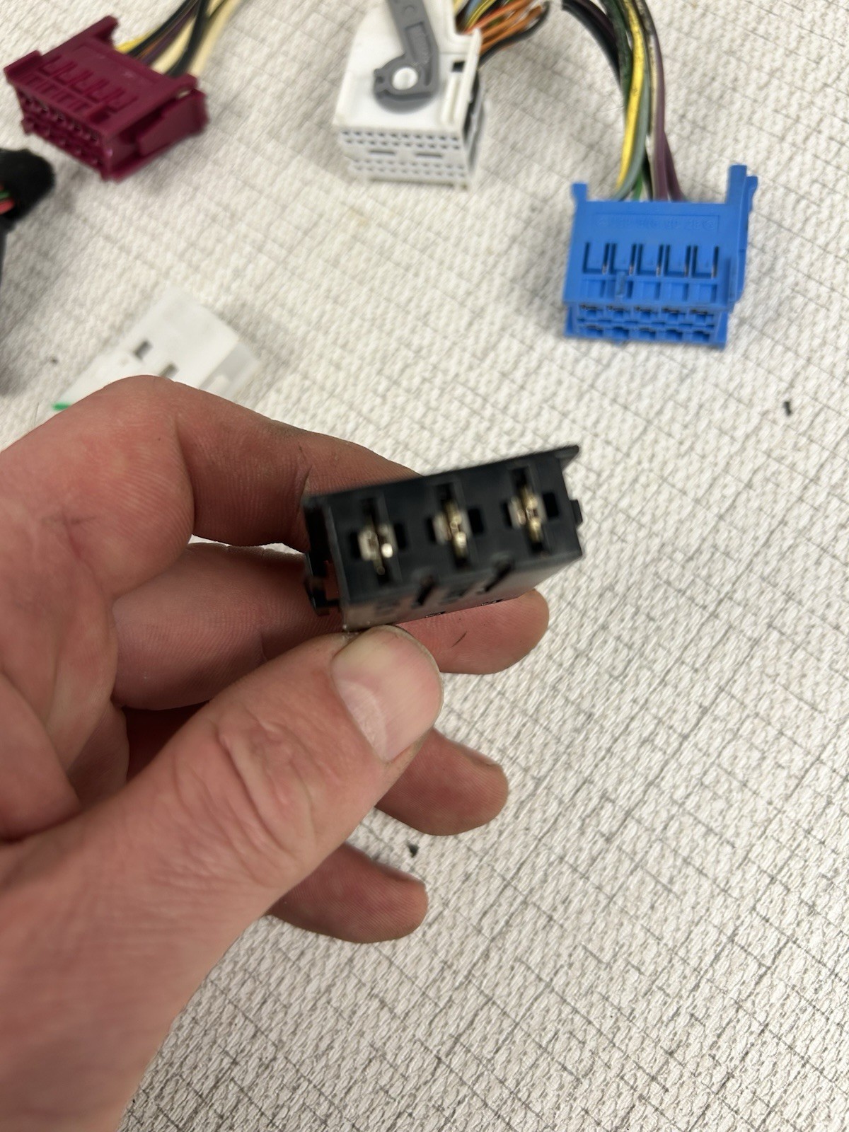 07-12 MERCEDES W164 ML320 GL450 FRONT SAM CONTROL MODULE WIRE CONNECTORS PLUGS
