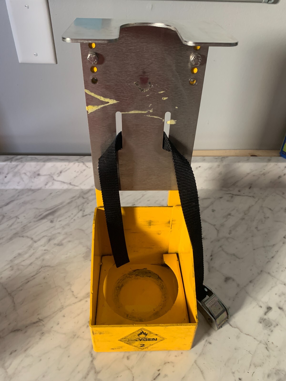 Oxygen Bottle Holder good condition