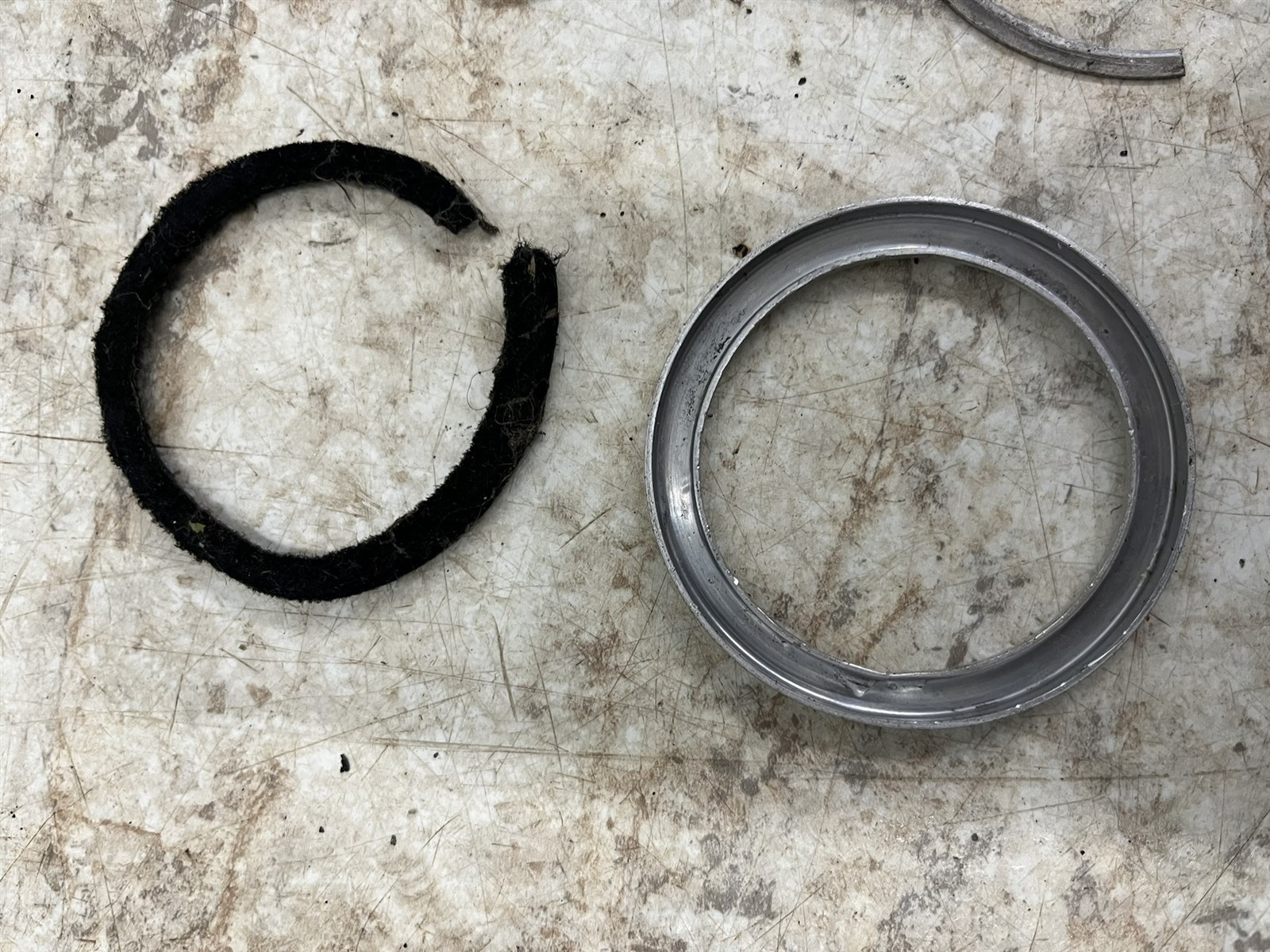 Cleveland 40-86A rim hub dust seals 153-00400 153-00300 154-01300 155-00100