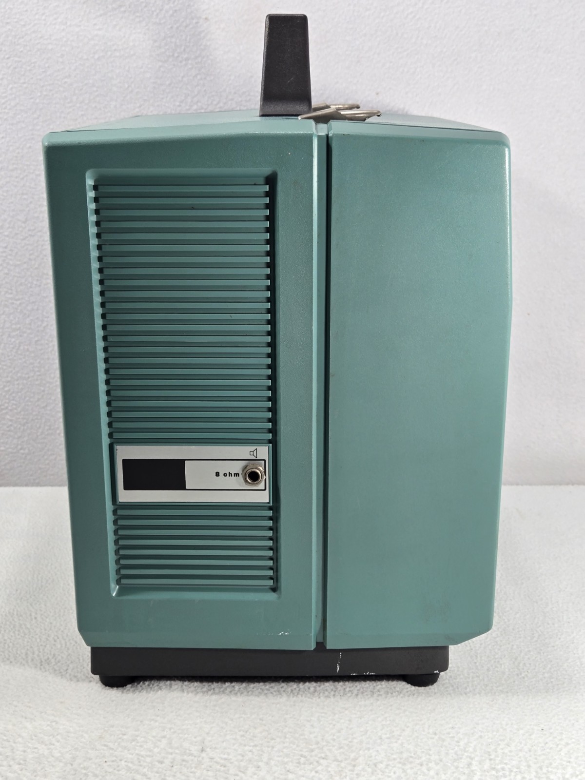 Bell & Howell 1585 C Filmosound 16mm Sound Auto Load Desktop Projector Green