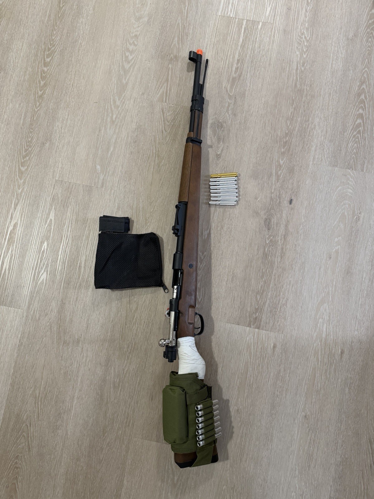 Double Bell Kar98K Gas Shell Ejecting Airsoft Rifle Real Wood 15 Shells