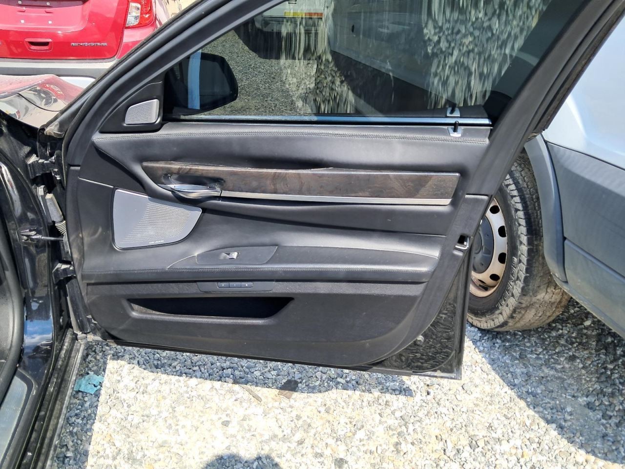 750IL 2013 Glove Box 4778425