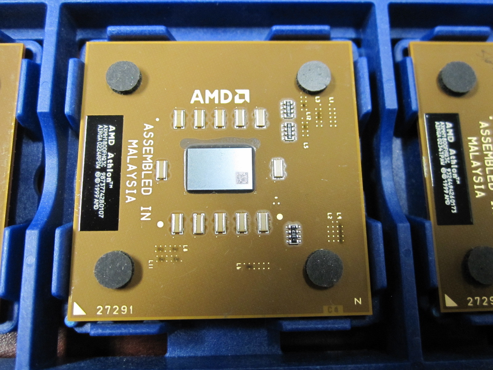 NEW AMD Mobile Athlon XP-M 1600+ 1.40 GHz/256KB/266 AXMH1600FHQ3C Socket 462
