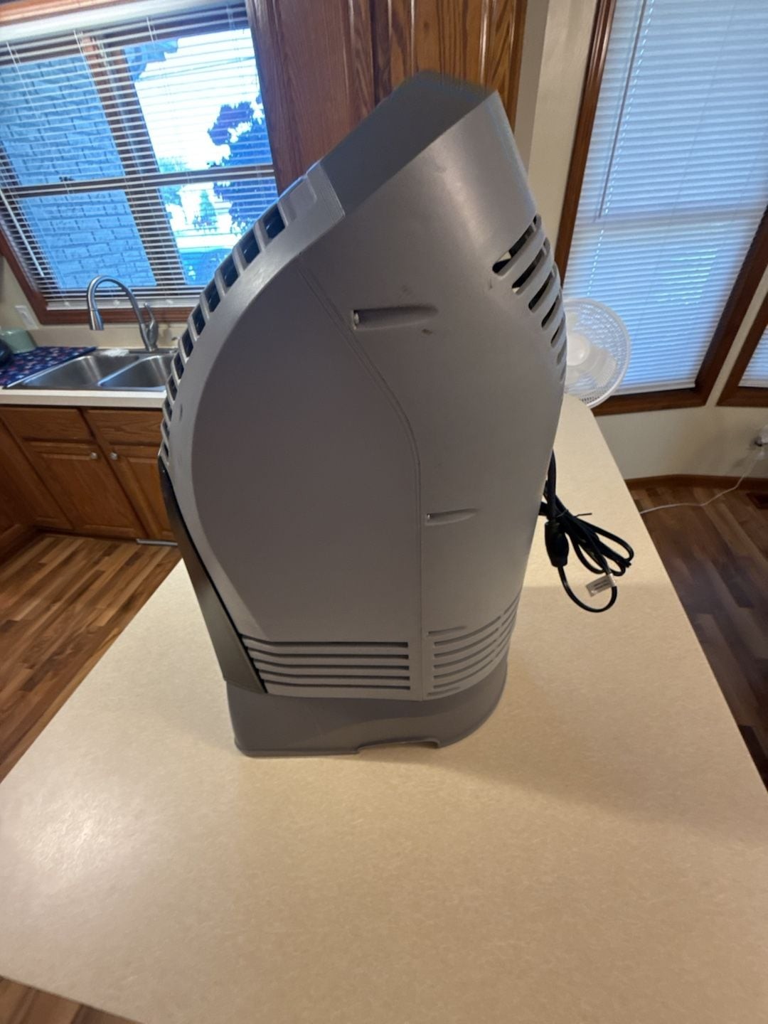 Essick Air Products Humidifier Model MA0601