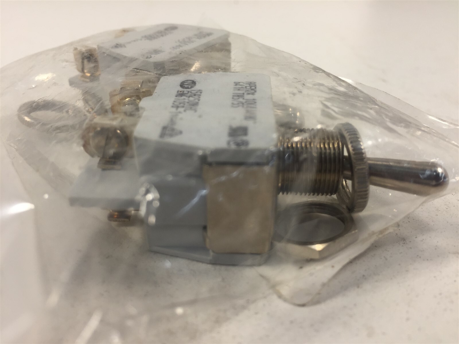 (1) NTE 54-367 Toggle Switch DPST Bat Handle