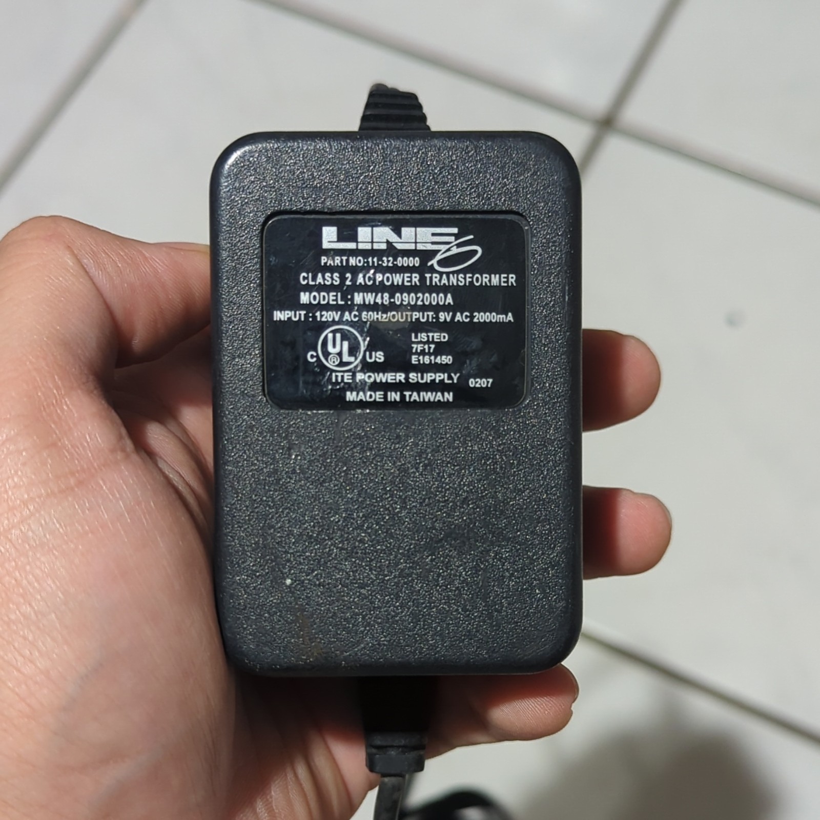 Line 6 POD XT Digital Multi-Effects Amp Modeler Processor Pedal for Electric
