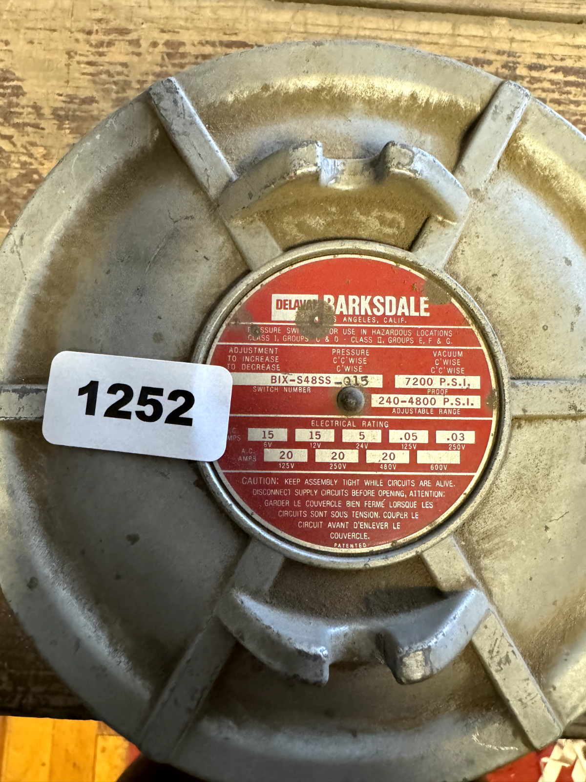 Barksdale BIX-S48SS Q15 Pressure Switch For Use in Hazardous Locations