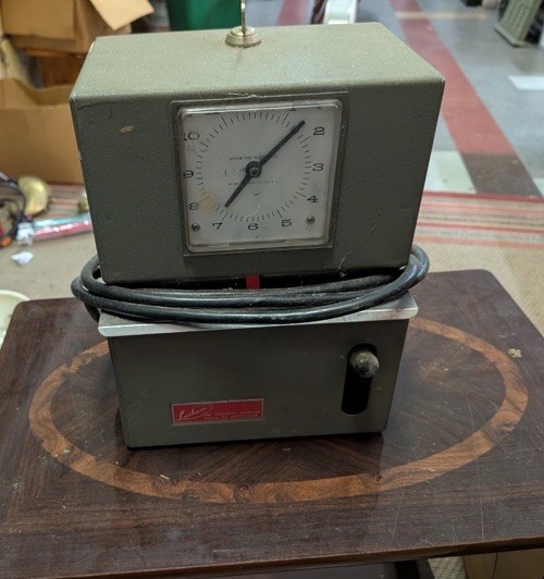 Lathem Vintage Model 2121 Punch Time Clock Recorder with Key