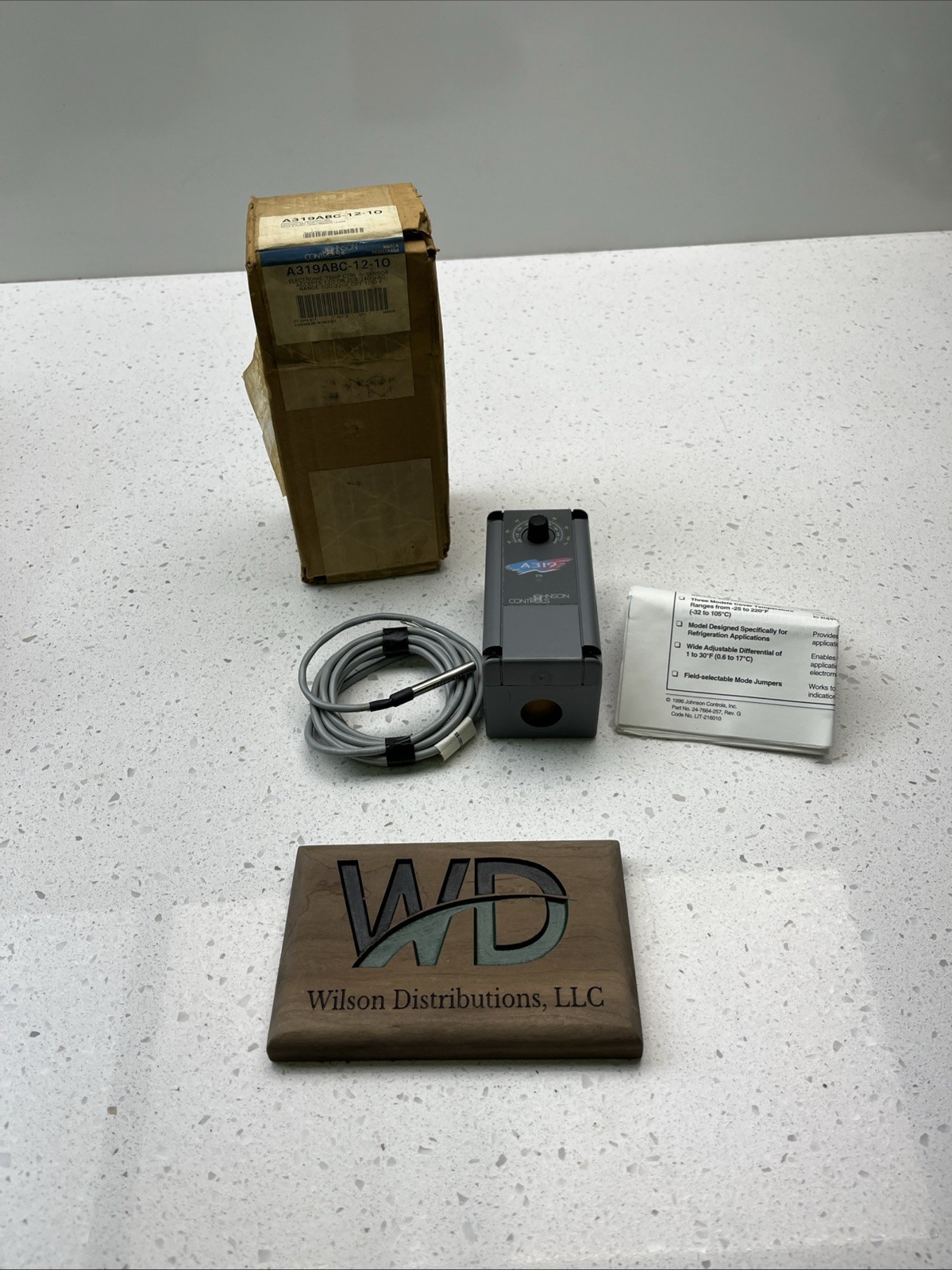 A319ABC-12-10 Johnson Controls Temp. Controller With Sensor