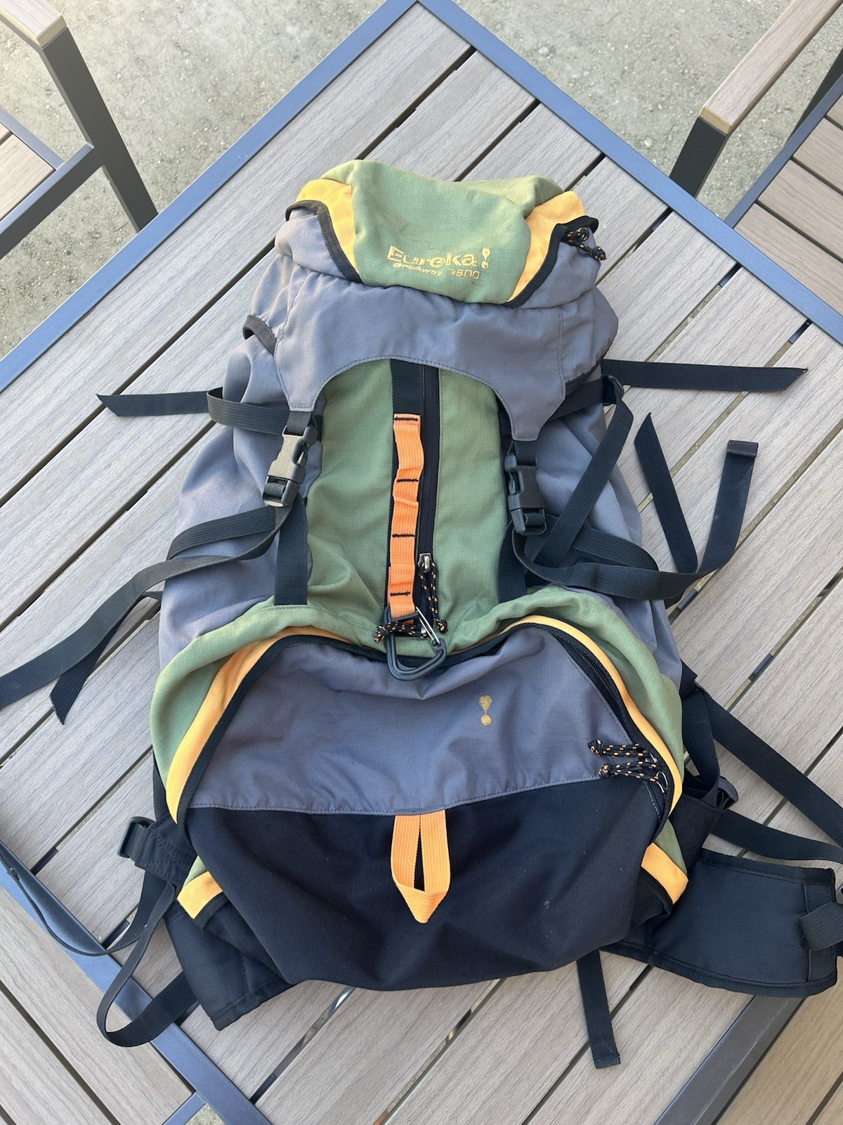 Eureka GetAway 3500 Hiking Backpack Vintage Carabiner Day Pack Bag