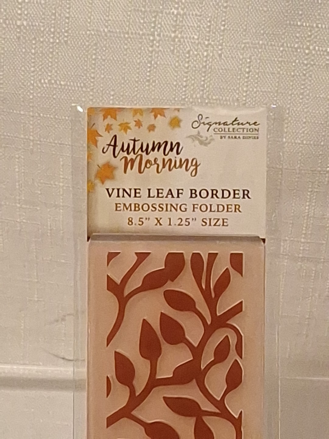 Sara Davies Autumn Morning VINE LEAF FOLDER Embossing Folder New