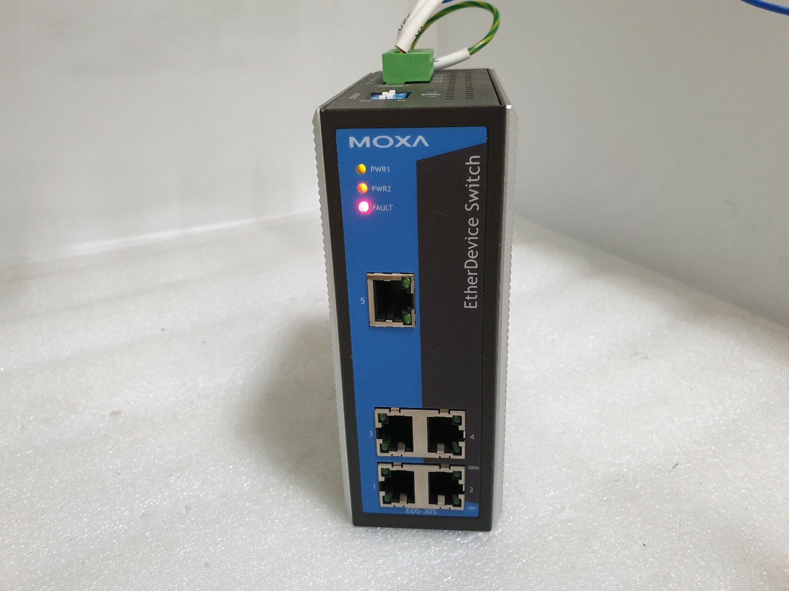 MOXA EDS-305 Rev 2.2  ETHERNET DEVICE SWITCH POWER ON TESTED