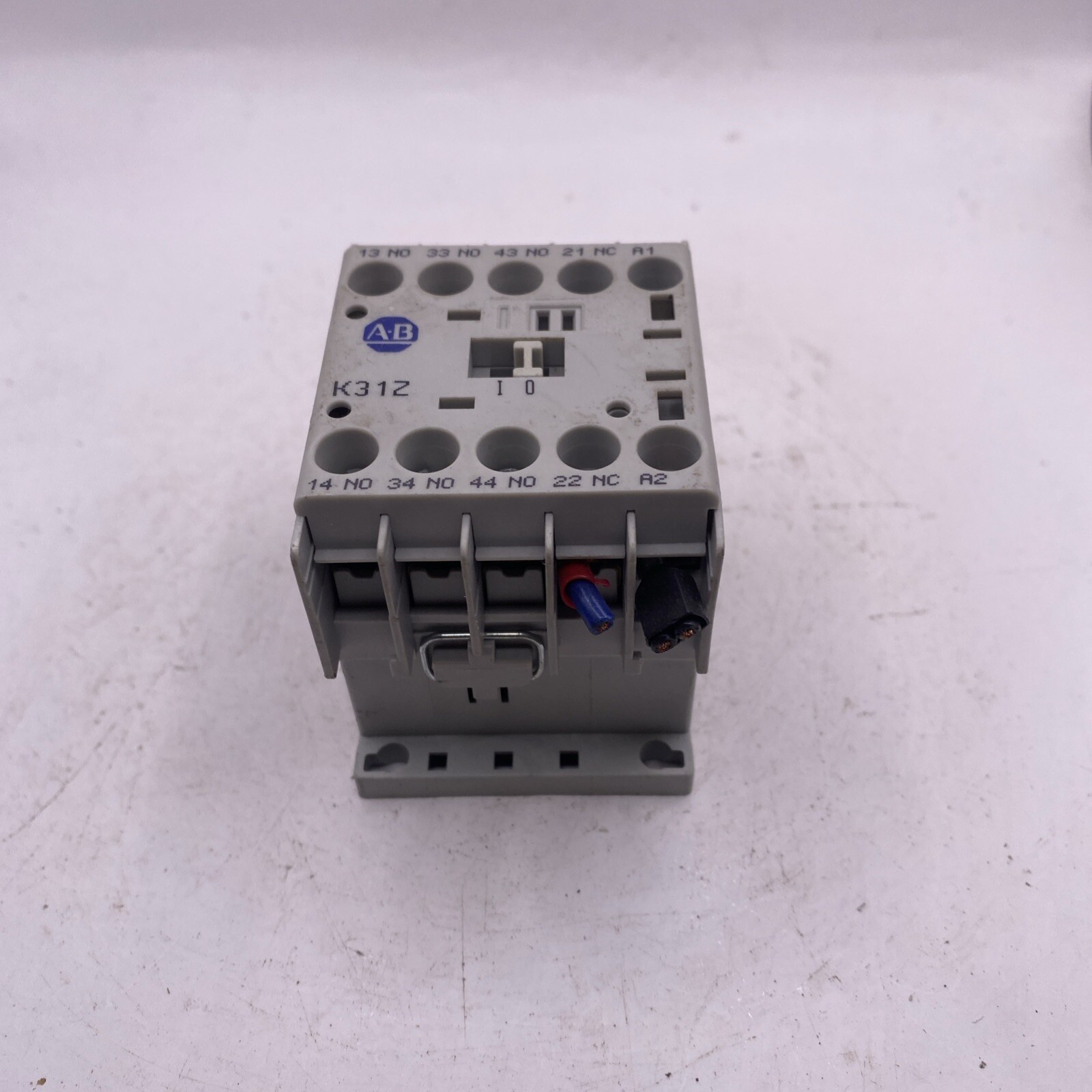 ALLEN BRADLEY 700-K31Z-* / 700K31Z* (USED)