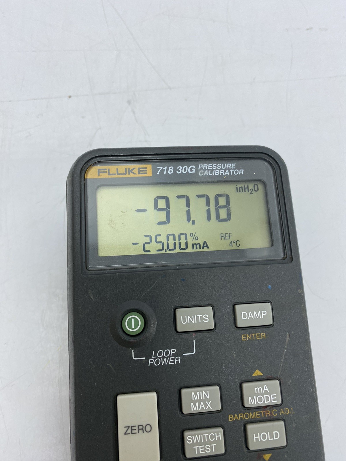 Fluke 718 30G Pressure Calibrator