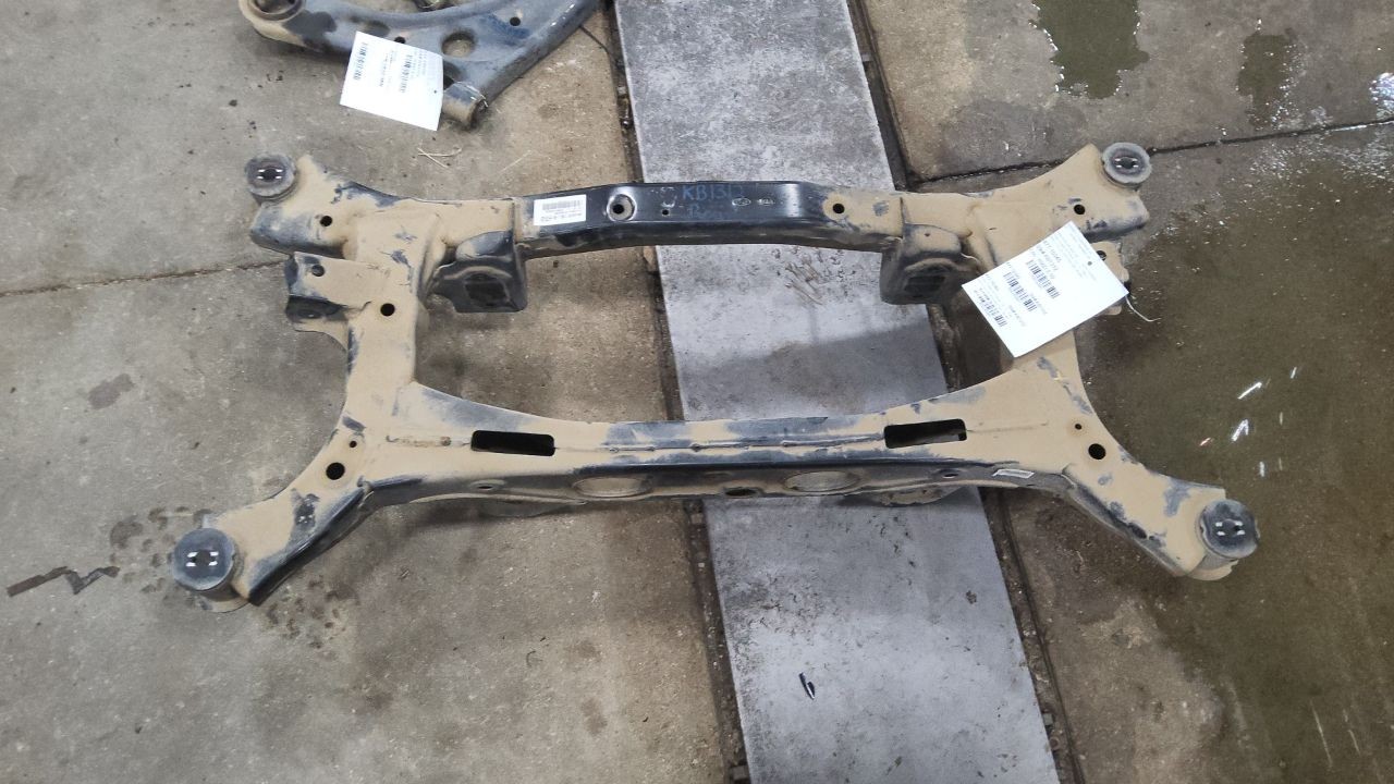 Used Rear Frame Crossmember fits: 2019 Hyundai Tucson rear FWD Rear Grade A