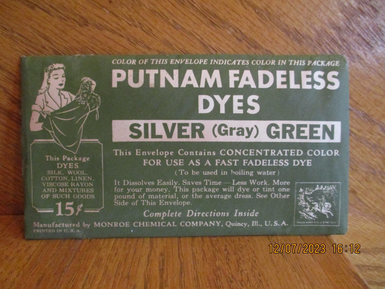 Putnam Dye Silver (Gray) Green Vintage package colorful fadeless *free shipping*