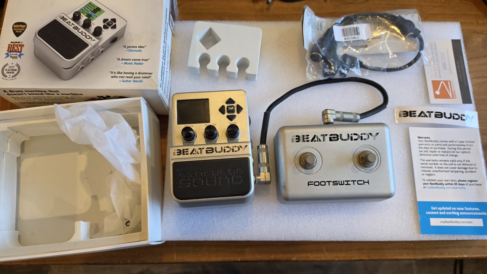 BeatBuddy BeatBuddy Digital Drum Machine Pedal w/ Footswitch, Cable & Box