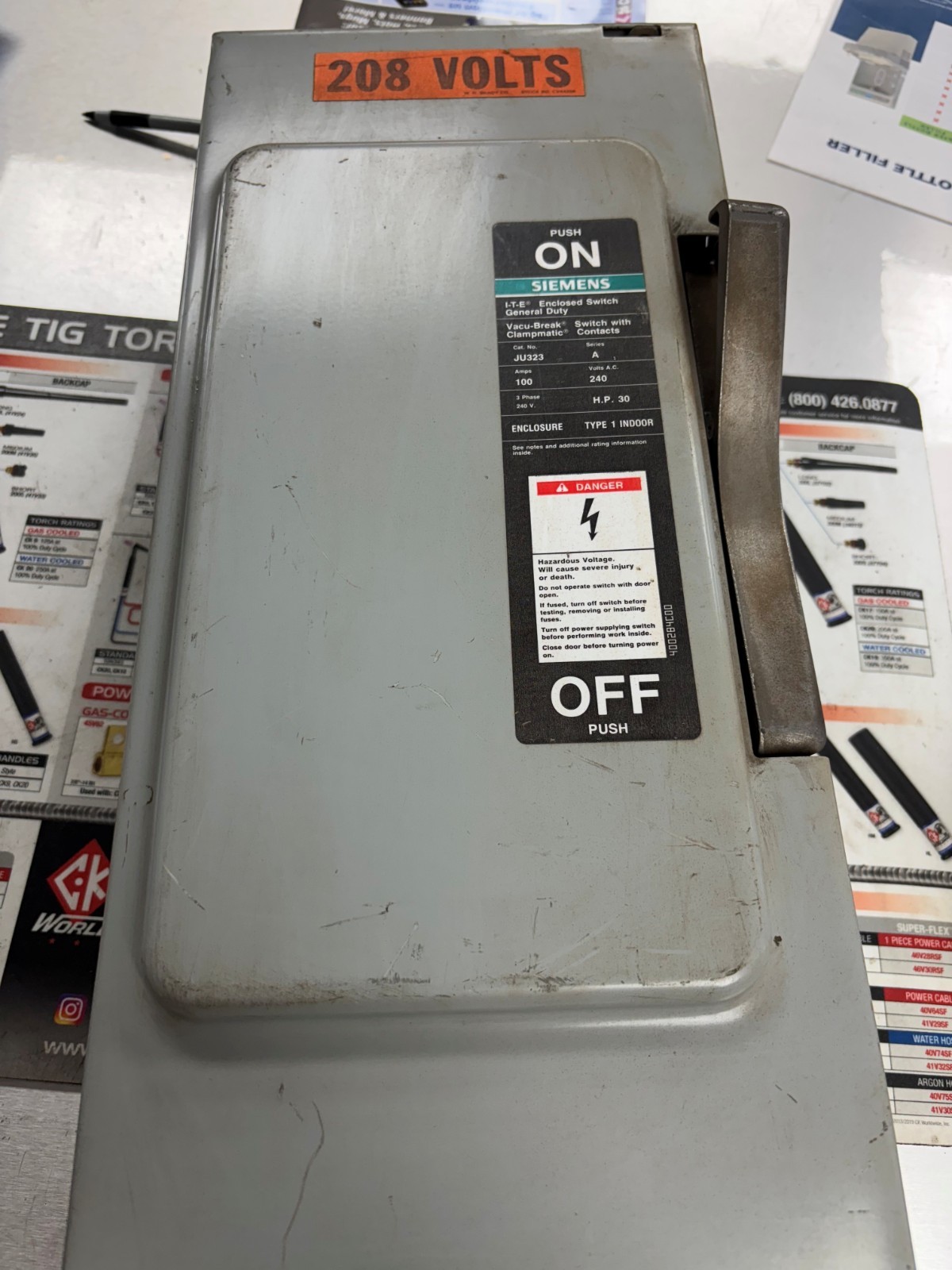 JU323 Siemens GENERAL DUTY ENCLOSED SWITCH
