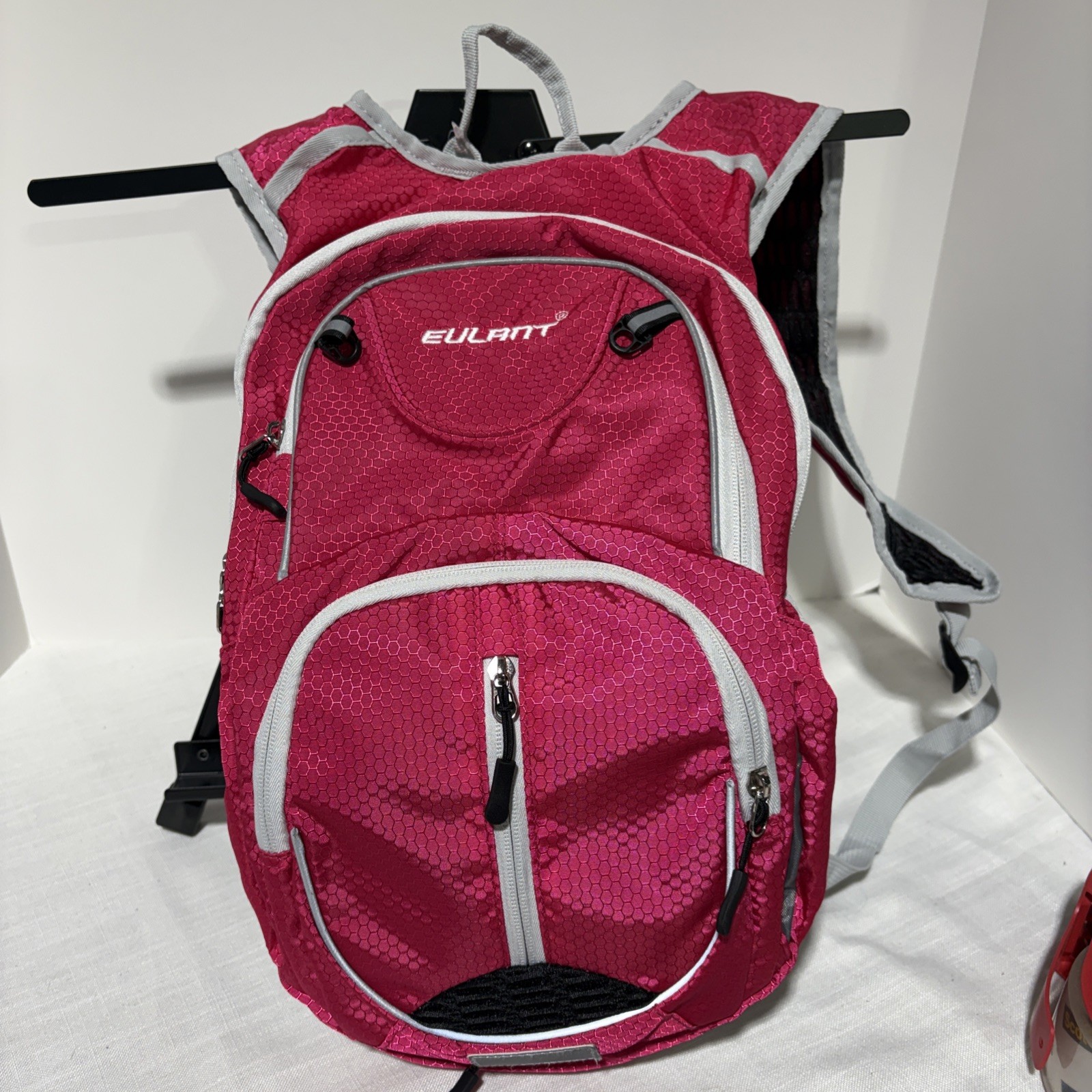 15 Inches Lightweight Hiking Backpac. Reflective Strips And Padded Straps