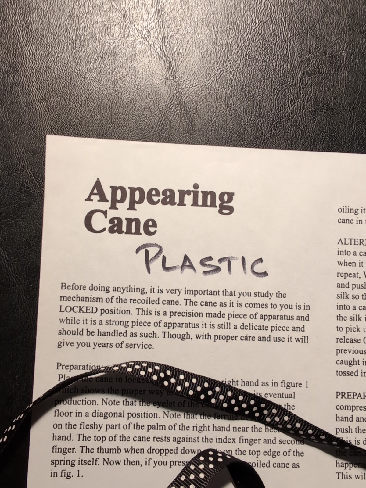 BLACK APPEARING CANE (silver top) - Plastic Magic Trick