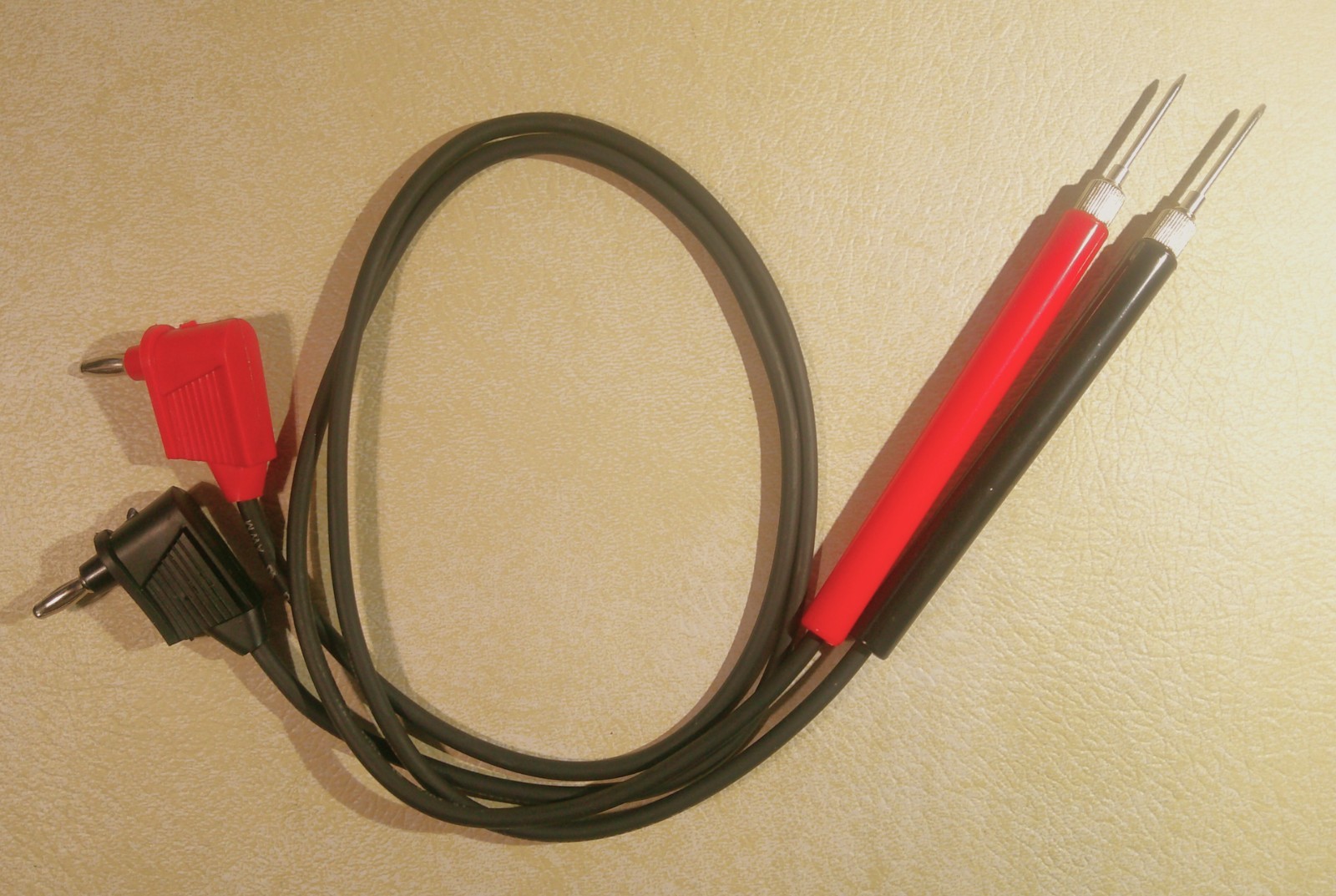 New! 26"L Bench Top Multimeter Test Lead Set w/ 4mm Banana Plugs to Probes